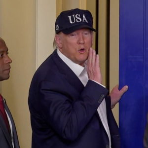 TIN NÓNG: TT Trump bỏ ra 1 tỷ đô-la, cố mua công ty Đức nghiên cứu vắc-xin chống virus Vũ Hán