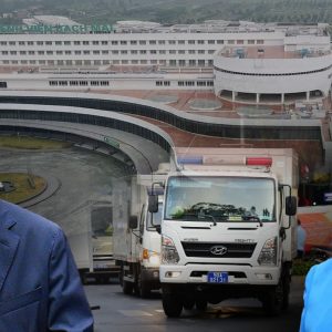 BỆNH VIỆN NGHÌN TỶ: CHỮA BỆNH CHO DÂN, RÚT RUỘT CHO MÌNH?