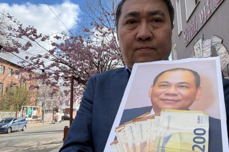 PHẠM NHẬT VƯỢNG ĐƯỢC CHO TIỀN MUA VÉ MÁY BAY, BAO ĂN Ở SANG ĐỨC HẦU TÒA!